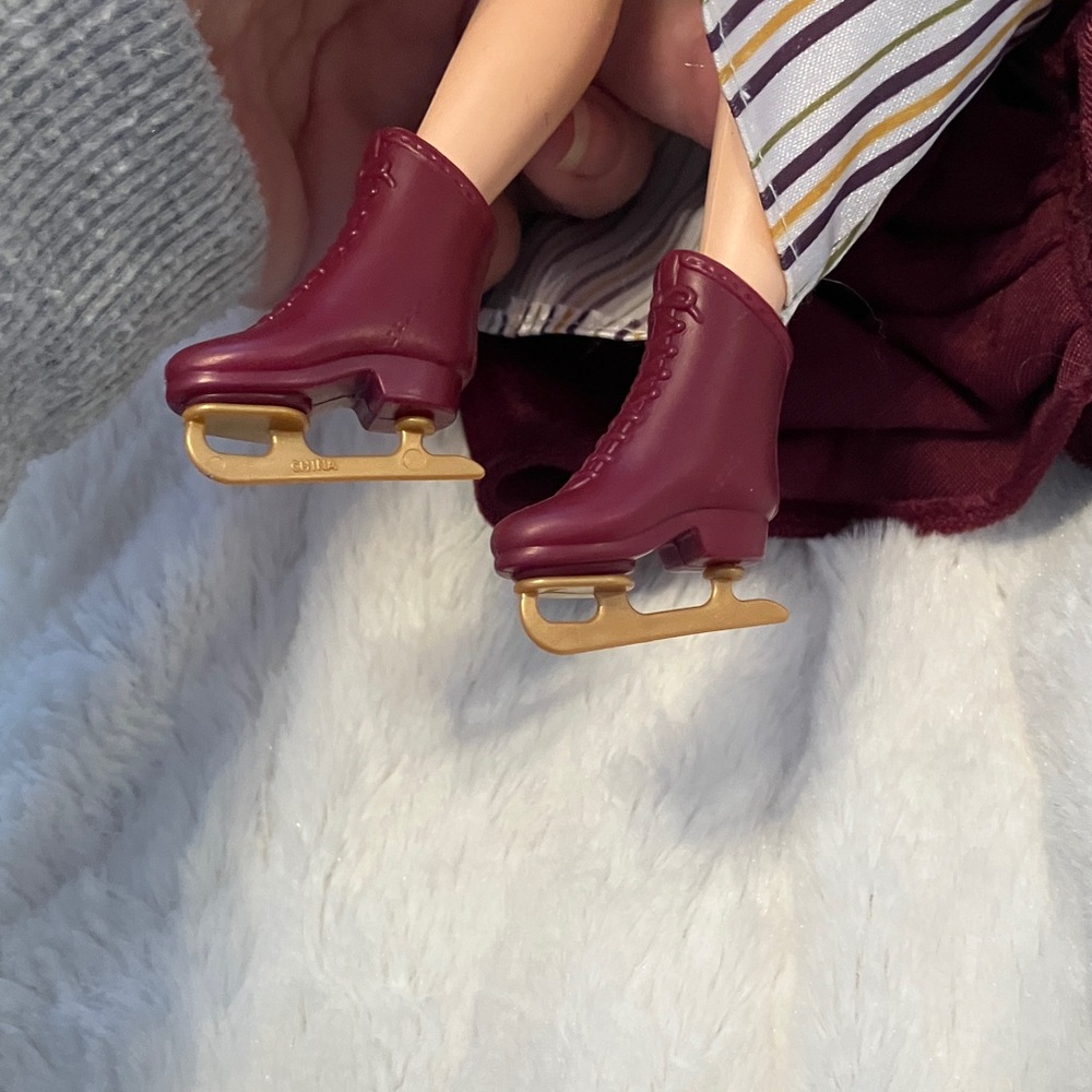 2000 Mattel Victorian Ice Skater Barbie Doll Special Edition doll - Picture 9 of 9